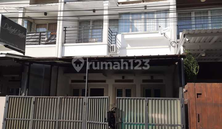 2-Story House in the Favorite Area of Taman Kopo Indah 3 1