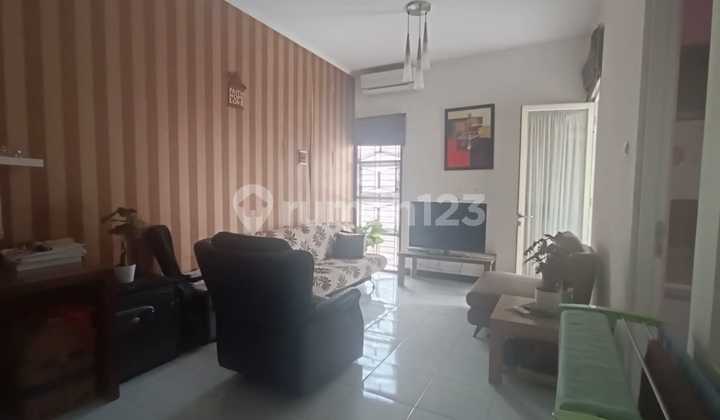 Rumah Lokasi Dekat ke Tol dan One Gate System di Taman Kopo Indah 3