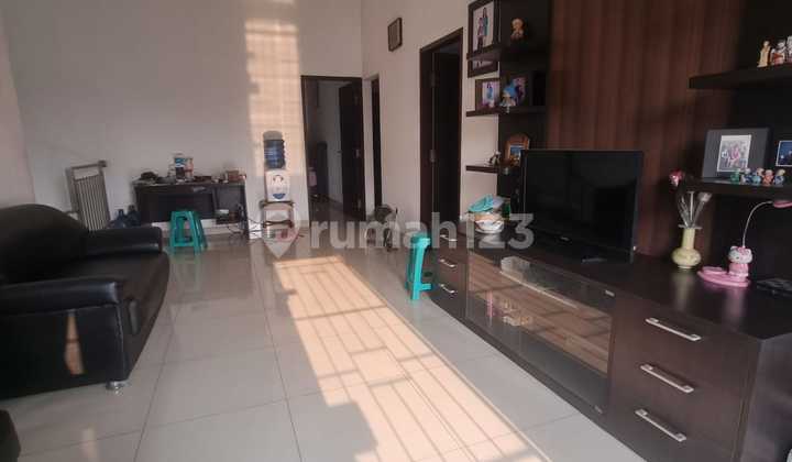 Rumah 2 Lantai dengan Fasilitas Lengkap di Taman Kopo Indah 3