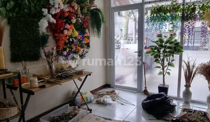 Rumah Nyaman Siap Huni, Lokasi Strategis di Taman Kopo Indah 1