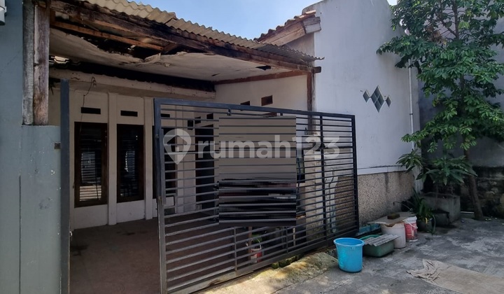 Hunian Nyaman untuk Keluarga, Lingkungan Tenang di Jalan Tengah, Sayap Tki