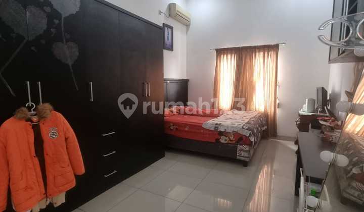 Rumah 2 Lantai dengan Fasilitas Lengkap di Taman Kopo Indah 3 2