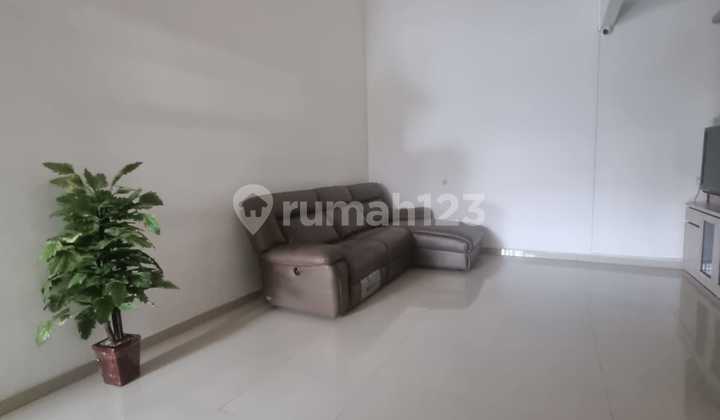 Spacious 3-Story House Ready to Occupy in Nata Endah 2