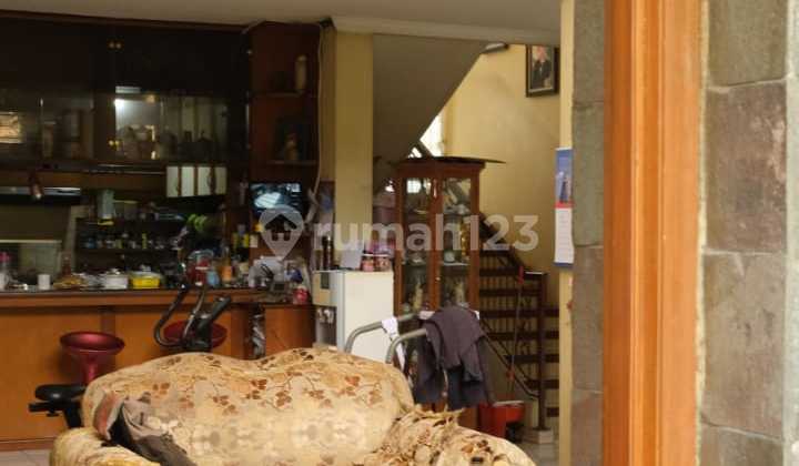 Rumah Mewah Semi Furnish Kembar Baru Bandung 1