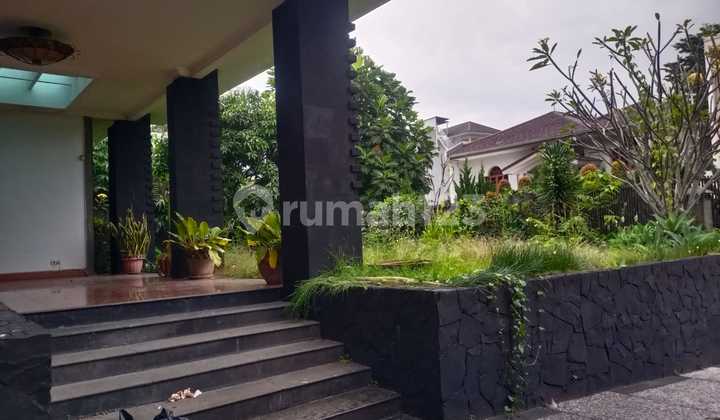 Rumah Mewah Dan Luas di Setra Duta, Bandung