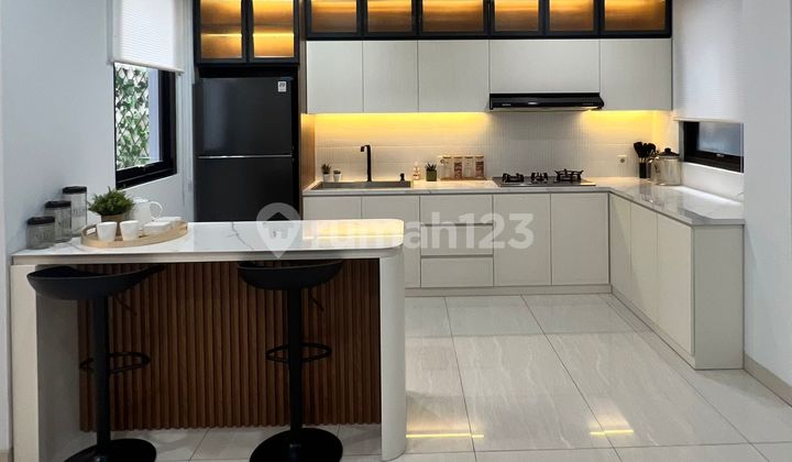 Rumah Full Furnished Ada Lift di Setra Sari, Bandung 2