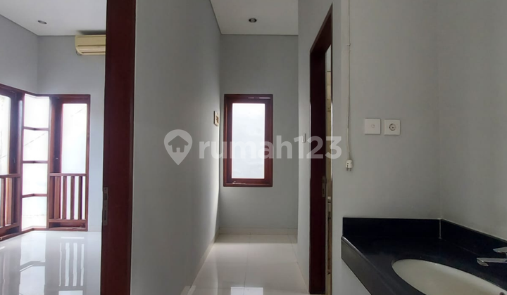 For Rent / Sale 2-story house in Sunset Road area. One gate system.