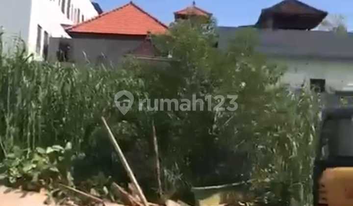 Dijual tanah Dekat Jln utama Dewi Sri kuta