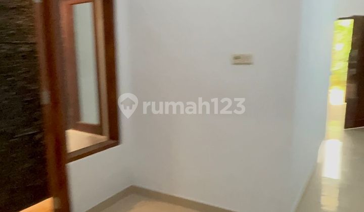 For rent, 1st floor house location Sedap Malam, Denpasar.