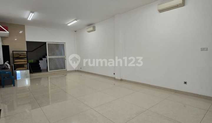 For Rent: 4-Story Shop House (Ruko) Opposite Lamama at Setrasari Mall For Rent: 4-Story Shop House (Ruko) Opposite Lamama at Setrasari Mall