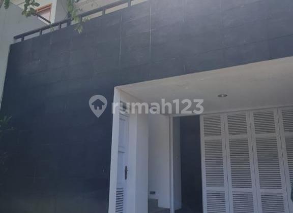 Rumah Nyaman Terawat Full Furnished di Setra Duta Bandung Utara