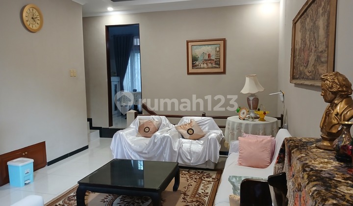 Rumah 2 Lantai Elegan Siap Huni di Setiabudi Bandung Rumah 2 Lantai Elegan Siap Huni di Setiabudi Bandung