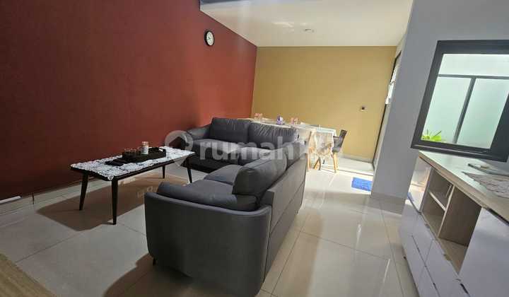 Rumah 2 Lantai Setraduta - Cocok untuk Hunian dan Kantor, Lokasi Strategis Dekat Tol Pasteur 2