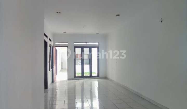 Spacious & Move-in Ready House in the Strategic Batununggal Area of Bandung 2