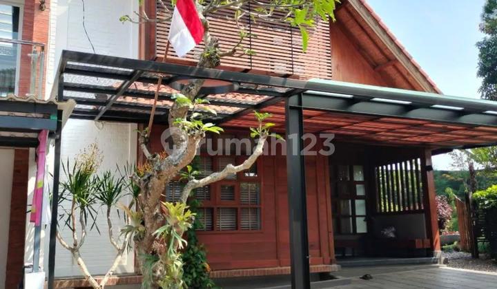 Dijual Rumah Kayu Asri & Unik dengan Taman Luas di Permana - Cimahi Utara 2