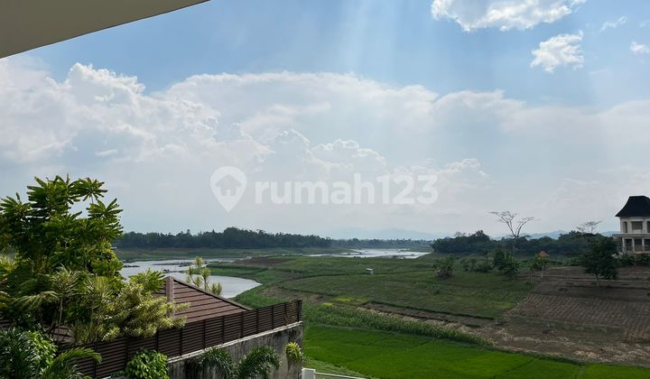 Rumah 2 Lantai Lake View Di Cluster Premium Kota Baru Parahyangan 2