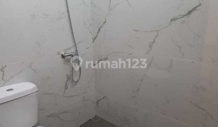 Rumah Siap Huni di Sarijadi – Lingkungan Nyaman, Ada Taman Depan Belakang 2