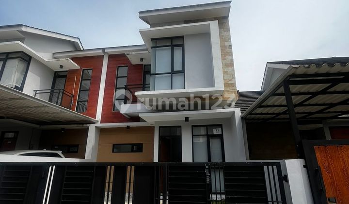 Rumah 2 Lantai Siap Huni di Cipageran, Cimahi Utara - Lokasi Tenang & Akses Mudah