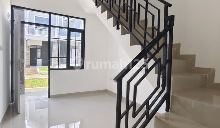 Ready-to-Occupy 2-Story House in a Strategic Location, Permana Cimahi 2