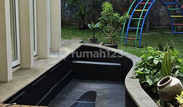 Rumah Mewah, Ada Taman Bermain di Setramurni Bandung 2