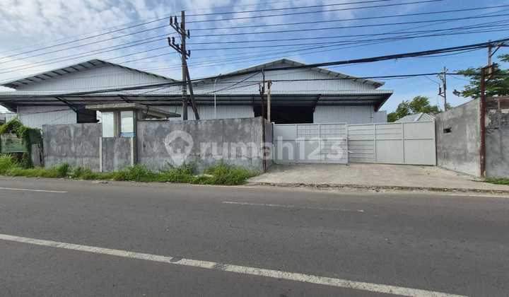 For Rent 2 Side-by-Side Zero Warehouse West Surabaya Main Road