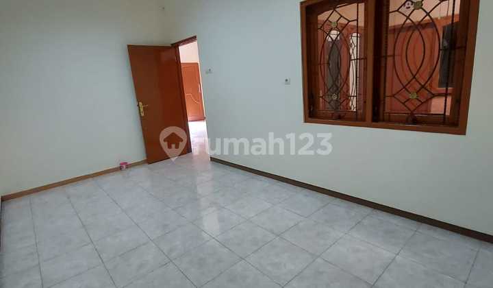 Disewakan Rumah Permata Safira Regency Lidah Kulon, Surabaya 2
