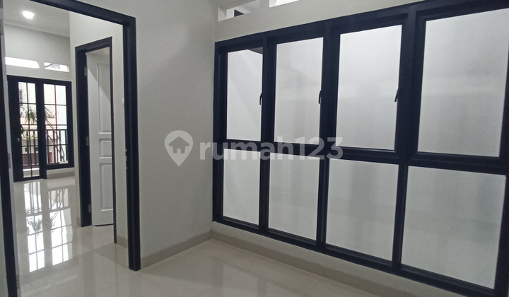 Rumah Bagus SHM di Perumahan Megapolitan Cinere Estate, Jl. Anggrek, Cinere, Cinere, Kota Depok, Jawa Barat, Indonesia, 16514, Cinere 2