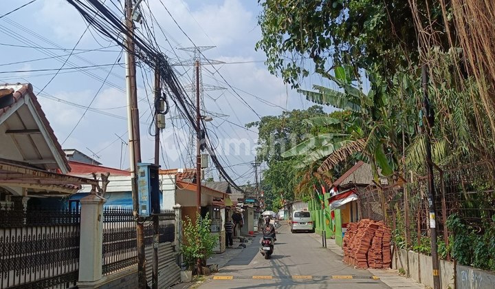 Rumah Butuh Minim Renovasi SHM di Stasiun KCIC Halim, Jl. Akses Kereta Cepat Halim Perdanakusumah, Halim Perdana Kusumah, Makasar, Kota Jakarta Timur, DKI Jakarta, Indonesia, 13610, Cipinang Melayu 2