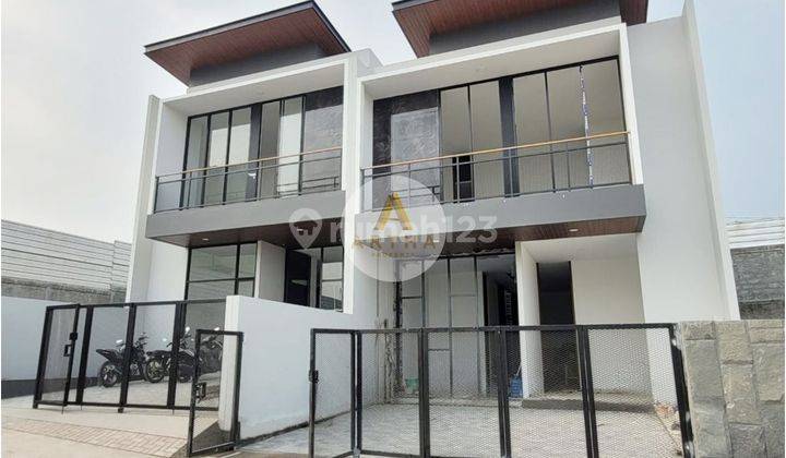 Rumah Lux Baru di Setraduta Bandung Limited Hanya 2 Unit  1