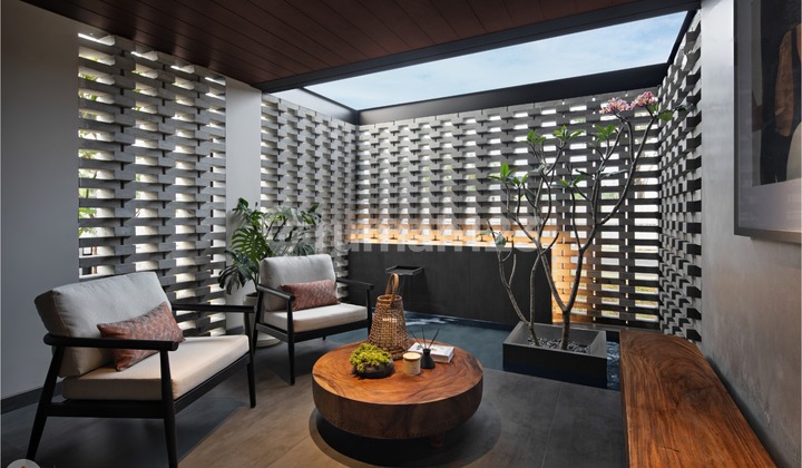 Luxurious Summarecon Bandung House with Lift and Swimming Pool Facilities 2