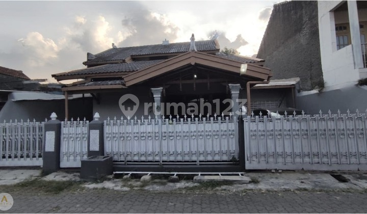 Back House Metro Mall Bandung Margahayu Raya Negotiable Price