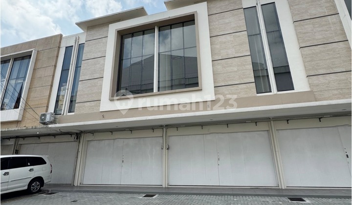 Ready-to-Occupy Shop House in the Lively Area Near Transmart Buahbatu