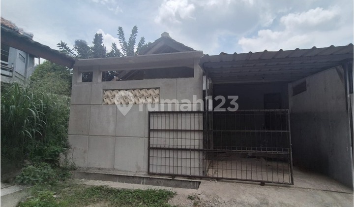 Rumah Taman Cibaduyut Indah Lagi Renovasi