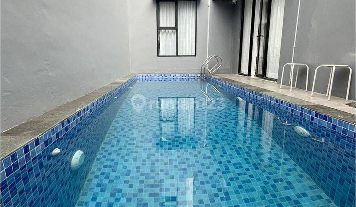 Rumah Dengan Private Pool Setiabudi Regency Dekat Tol Pasteur 2