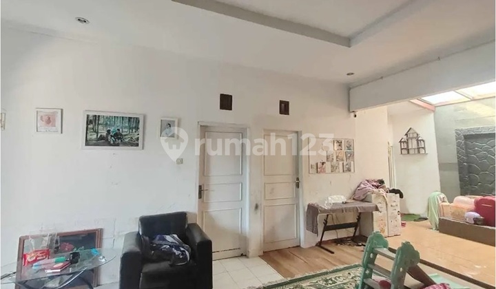 Beautiful House in Antapani Bandung with Gazebo, Negotiable Price 2