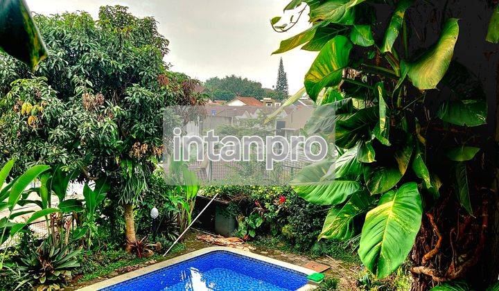 Rumah Kolam Renang Geger Kalong  2