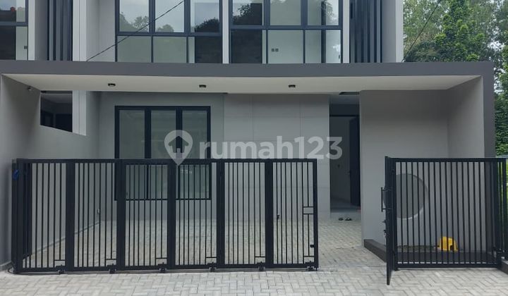Rumah Baru 2 Lantai Sayap Setiabudi Bandung