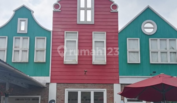 Ready-to-Occupy 2-Story House for Culinary Business in Lembang, Bandung 1