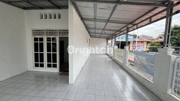 Disewakan Rumah Hook Luas Bebas Banjir Plamongan Indah Semarang 2