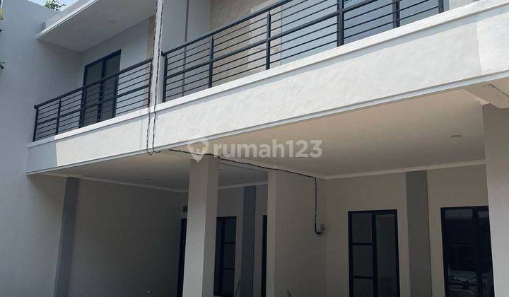 Rumah 2 Lantai Siap Huni Murrah Minimalis Modern Dikawasan Peninggilan Ciledug 2