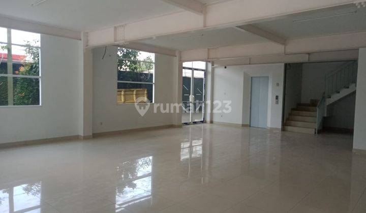 Disewakan Gedung mewah berlantai 4 ada Lift 6