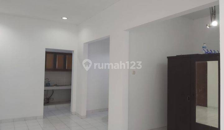 Disewakan Rumah Jalan Morce, belakang BRAGA 1