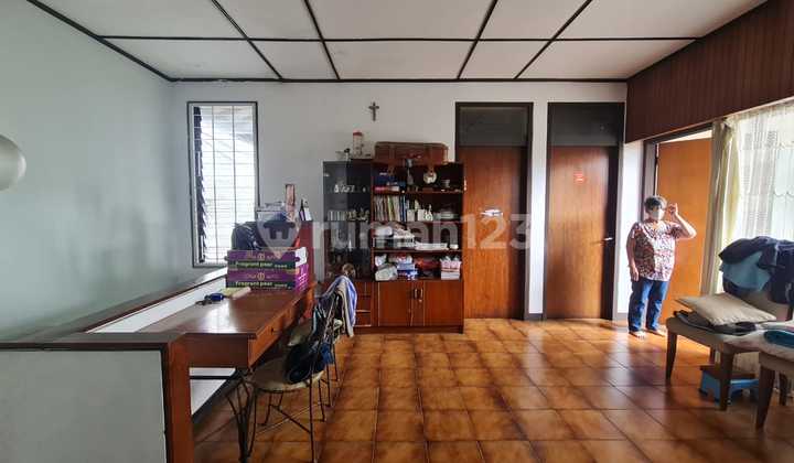 Dijual rumah Sayap Naripan
Cocok untuk rumah tinggal, resto, cafe
 4