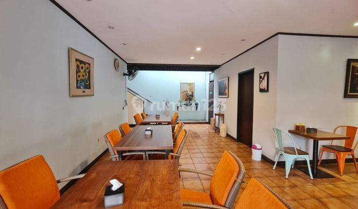 Dijual rumah Sayap Naripan
Cocok untuk rumah tinggal, resto, cafe
 7