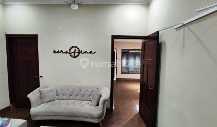 DISEWAKAN RUMAH KLASIK STRATEGIS TENGAH KOTA BANDUNG EX BUTIK 2
