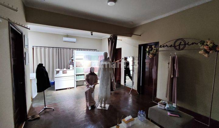DISEWAKAN RUMAH KLASIK STRATEGIS TENGAH KOTA BANDUNG EX BUTIK 9