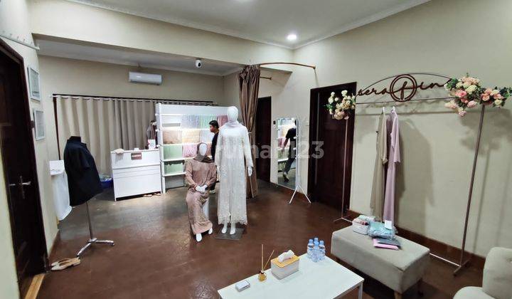 DISEWAKAN RUMAH KLASIK STRATEGIS TENGAH KOTA BANDUNG EX BUTIK 10