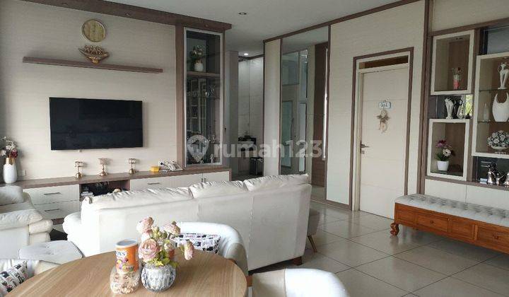 Rumah mewah Dijual 3 lantai full furnished lengkap dgn Lift Cibes Full Glass di KBP 2