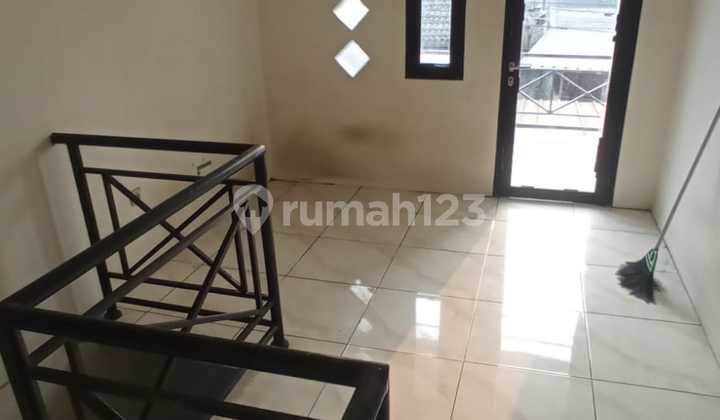 Disewakan Rumah Daerah Sayap Otista Disewakan Rumah Daerah Sayap Otista