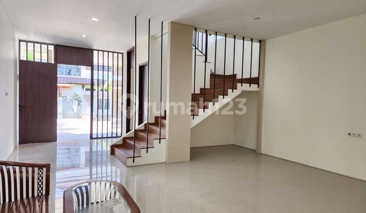 New Move-In Ready House, Modern Minimalist. Front Location Turangga. 2
